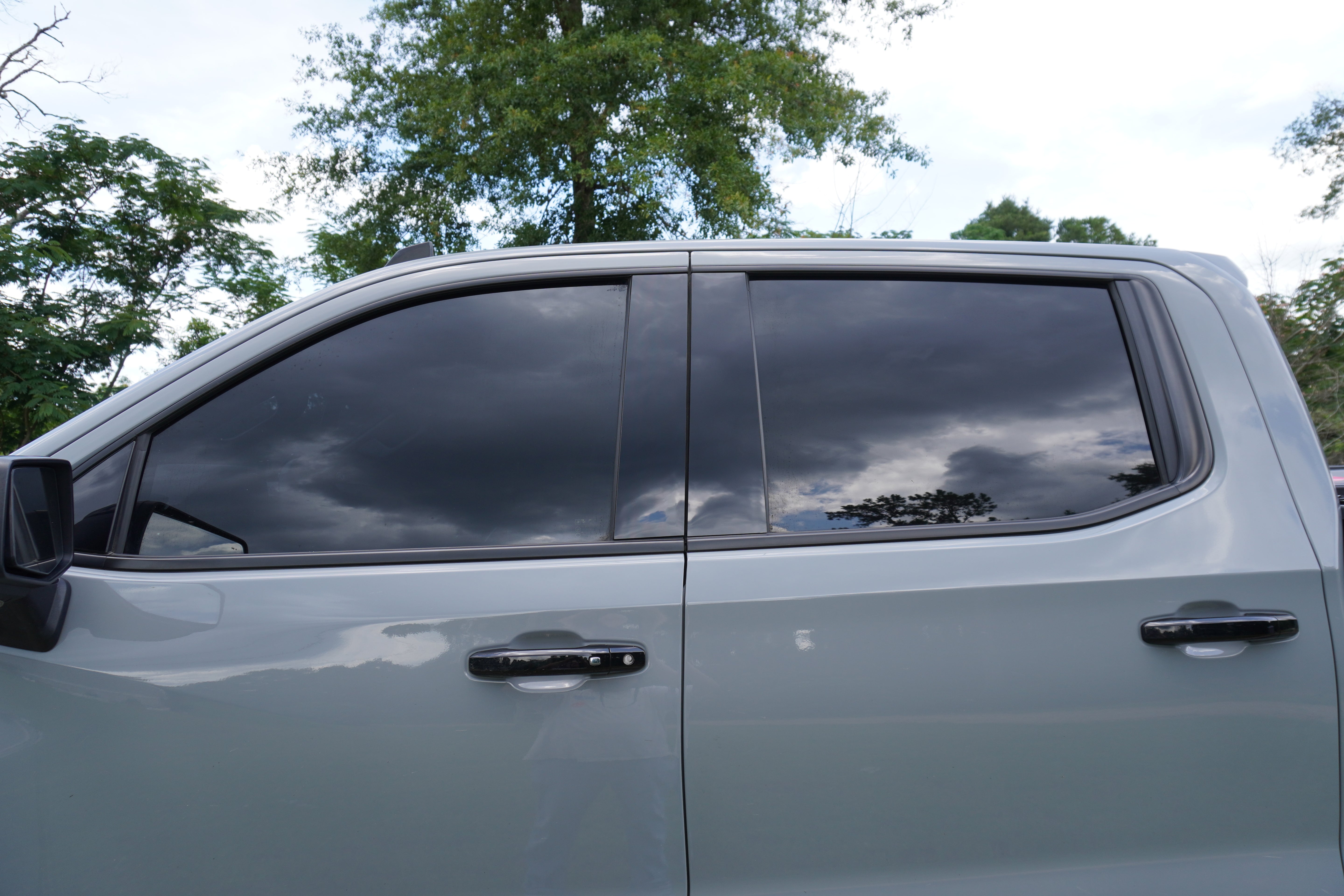 19-26 Silverado/Sierra 1500 Side Window Gloss Black Bezel Covers